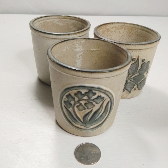 Three vintage planters small size 3"x 2" Primitive - Picture 3 of 5